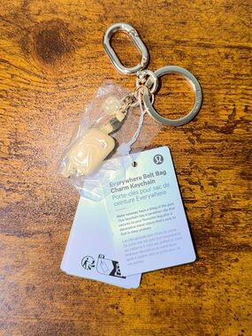 Lululemon Everywhere Belt Bag Charm Keychain - Butter cream/Gold
